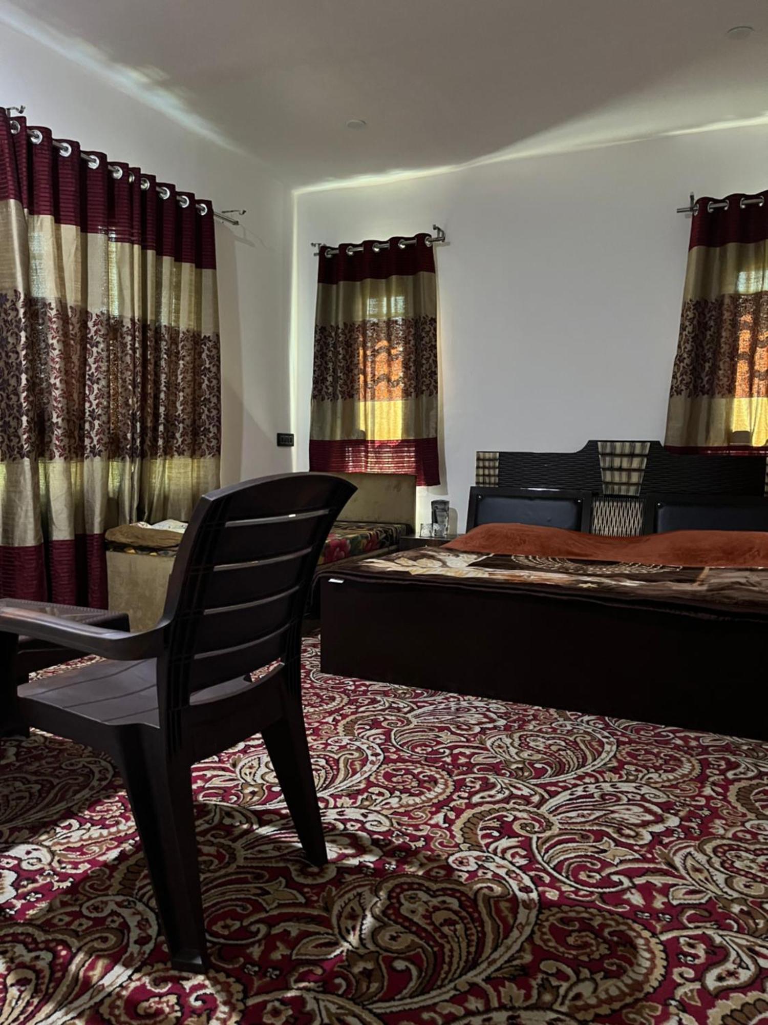 Sunset View Gulmarg Apartment Exterior photo